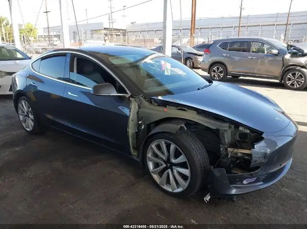 5YJ3E1EA9JF154859 2018 TESLA MODEL 3 - Image 1