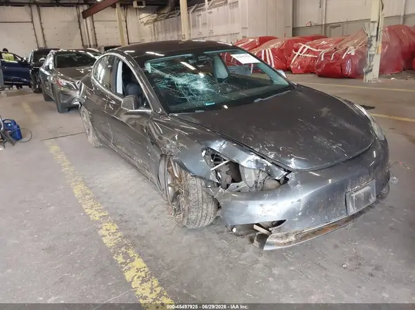 5YJ3E1EA9JF158037 2018 TESLA MODEL 3 - Image 1