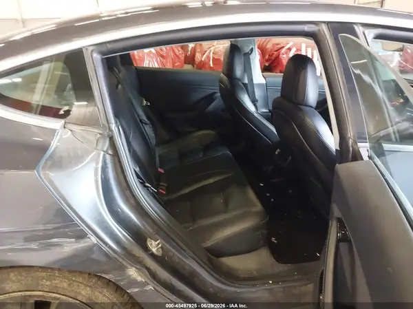 5YJ3E1EA9JF158037 2018 TESLA MODEL 3 - Image 8