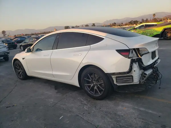 5YJ3E1EA9JF162427 2018 TESLA MODEL 3 - Image 2