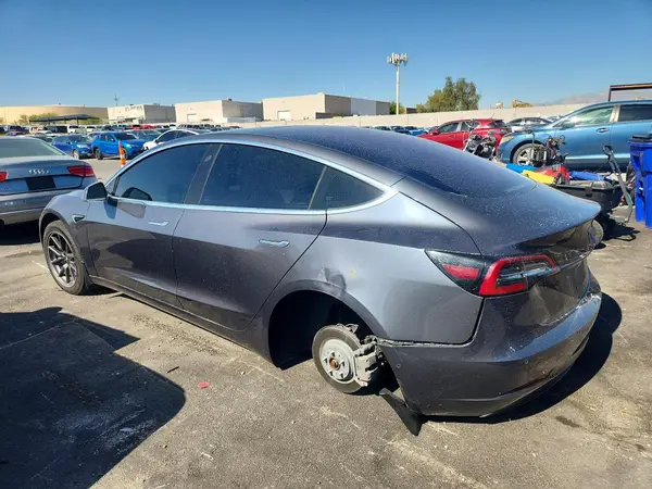 5YJ3E1EA9JF166915 2018 TESLA MODEL 3 - Image 2