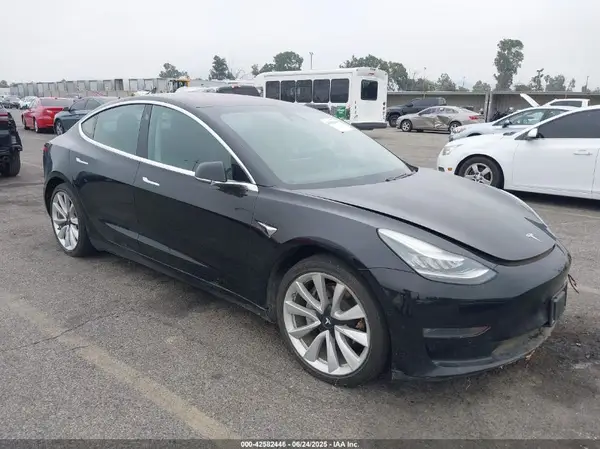 5YJ3E1EA9JF176067 2018 TESLA MODEL 3 - Image 1