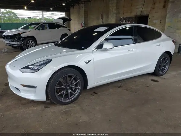 5YJ3E1EA9KF300243 2019 TESLA MODEL 3 - Image 2