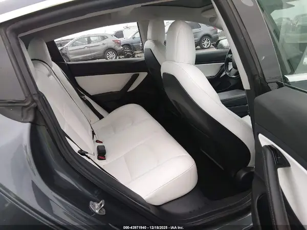5YJ3E1EA9KF302171 2019 TESLA MODEL 3 - Image 8