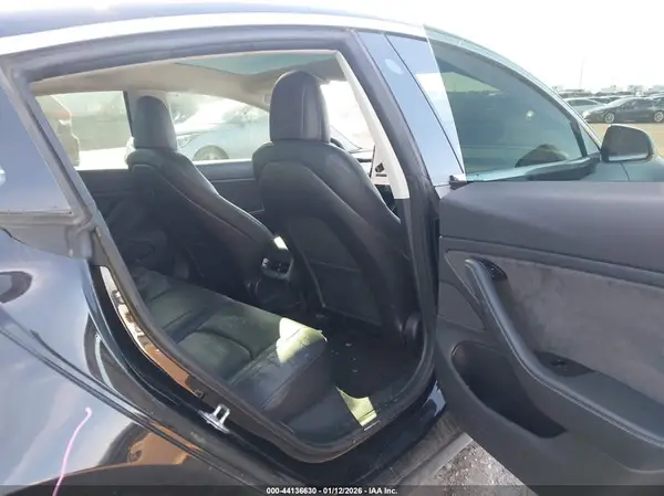 5YJ3E1EA9KF304681 2019 TESLA MODEL 3 - Image 8