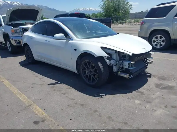 5YJ3E1EA9KF337499 2019 TESLA MODEL 3 - Image 1