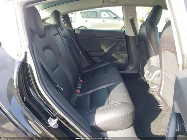 5YJ3E1EA9KF394625 2019 TESLA MODEL 3 - Image 8