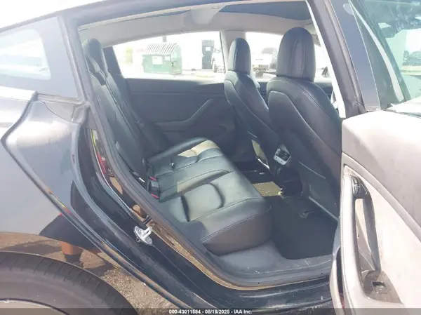 5YJ3E1EA9KF394639 2019 TESLA MODEL 3 - Image 8