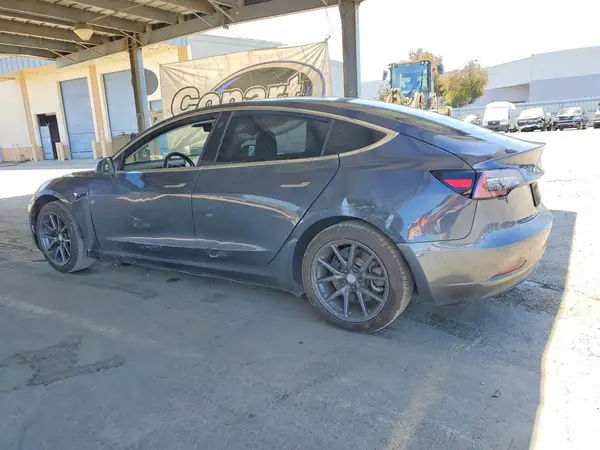 5YJ3E1EA9KF400164 2019 TESLA MODEL 3 - Image 2
