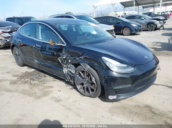 5YJ3E1EA9KF410869 2019 TESLA MODEL 3 - Image 1