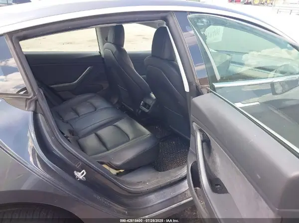 5YJ3E1EA9KF411245 2019 TESLA MODEL 3 - Image 8