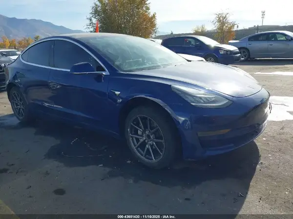 5YJ3E1EA9KF421242 2019 TESLA MODEL 3 - Image 1