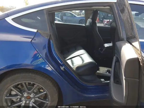 5YJ3E1EA9KF421242 2019 TESLA MODEL 3 - Image 8