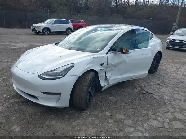 5YJ3E1EA9KF486432 2019 TESLA MODEL 3 - Image 2