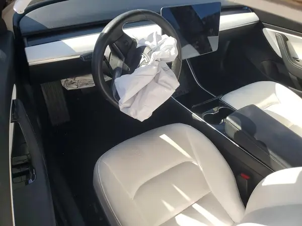 5YJ3E1EA9KF486740 2019 TESLA MODEL 3 - Image 8