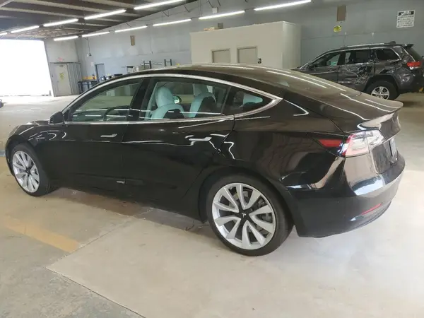 5YJ3E1EA9LF606800 2020 TESLA MODEL 3 - Image 2