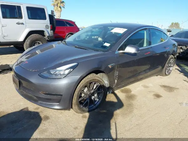 5YJ3E1EA9LF611446 2020 TESLA MODEL 3 - Image 2