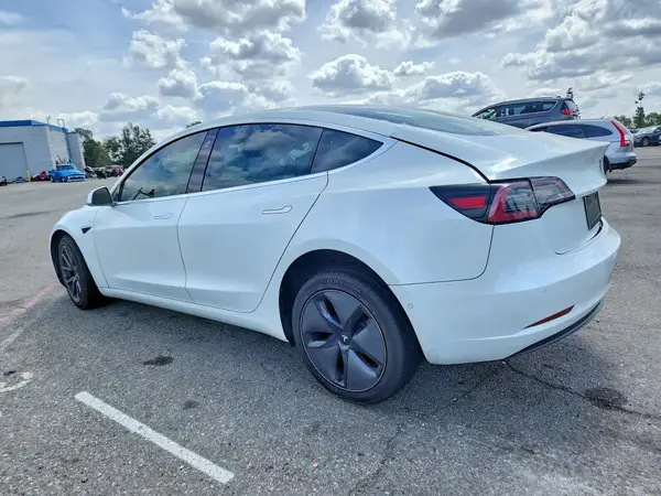 5YJ3E1EA9LF717900 2020 TESLA MODEL 3 - Image 2