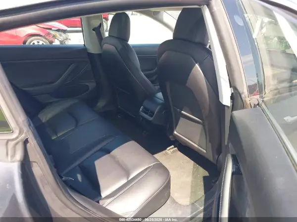5YJ3E1EA9LF796744 2020 TESLA MODEL 3 - Image 8