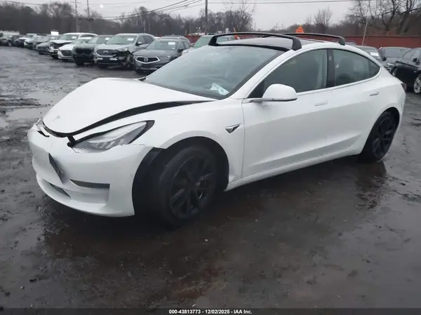 5YJ3E1EA9LF802204 2020 TESLA MODEL 3 - Image 2