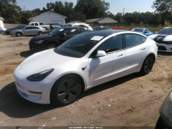 5YJ3E1EA9MF006411 2021 TESLA MODEL 3 - Image 2