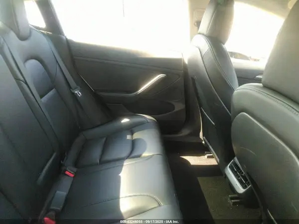 5YJ3E1EA9MF006411 2021 TESLA MODEL 3 - Image 8
