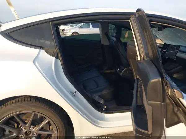 5YJ3E1EA9MF016131 2021 TESLA MODEL 3 - Image 8