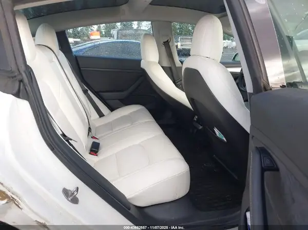 5YJ3E1EA9MF064583 2021 TESLA MODEL 3 - Image 8