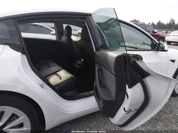 5YJ3E1EA9MF088592 2021 TESLA MODEL 3 - Image 8