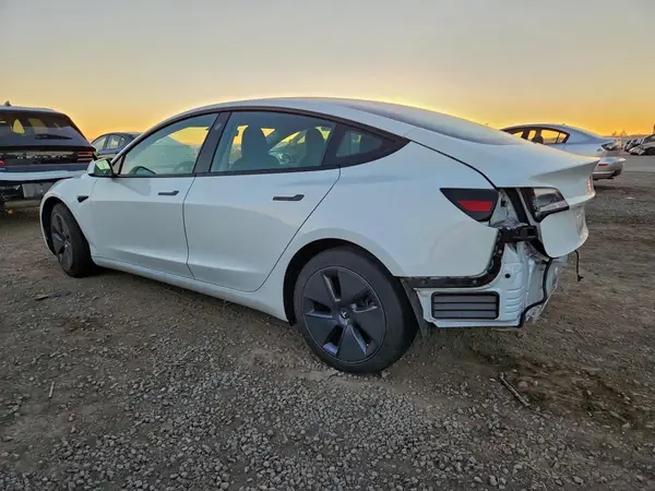 5YJ3E1EA9MF095753 2021 TESLA MODEL 3 - Image 2