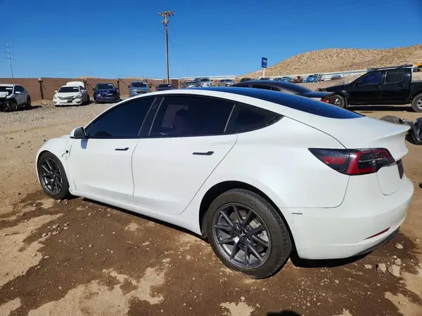 5YJ3E1EA9MF096742 2021 TESLA MODEL 3 - Image 2