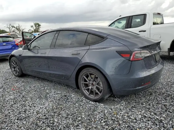 5YJ3E1EA9MF098216 2021 TESLA MODEL 3 - Image 2