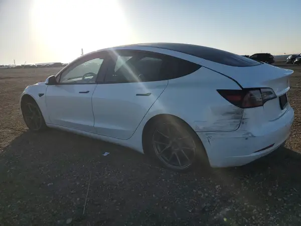 5YJ3E1EA9MF100403 2021 TESLA MODEL 3 - Image 2