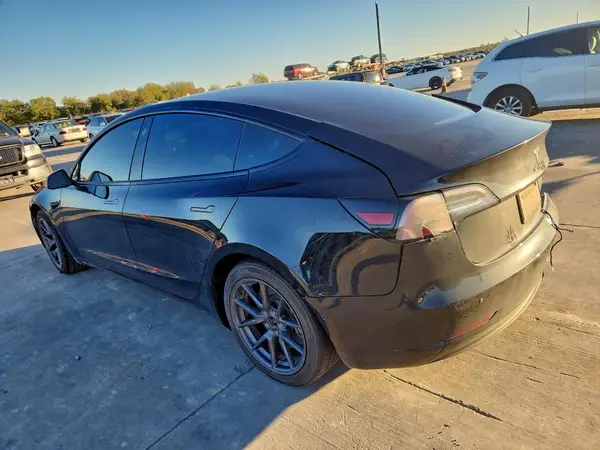 5YJ3E1EA9MF850769 2021 TESLA MODEL 3 - Image 2