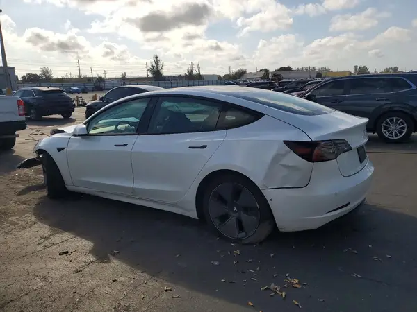 5YJ3E1EA9MF854725 2021 TESLA MODEL 3 - Image 2