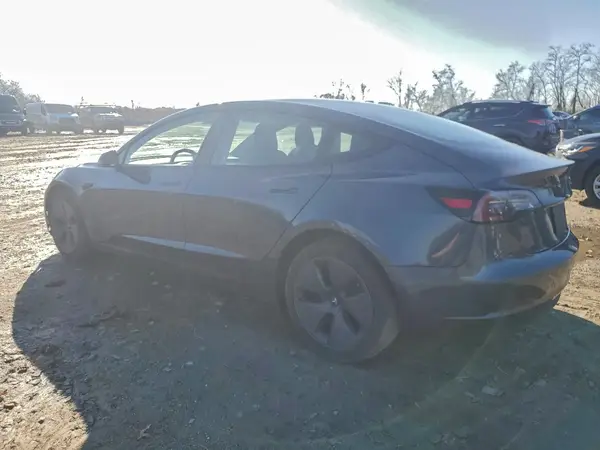 5YJ3E1EA9MF859374 2021 TESLA MODEL 3 - Image 2