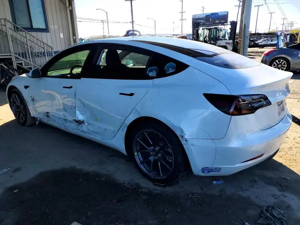 5YJ3E1EA9MF870830 2021 TESLA MODEL 3 - Image 2