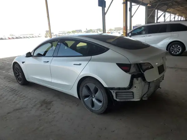 5YJ3E1EA9MF873419 2021 TESLA MODEL 3 - Image 2