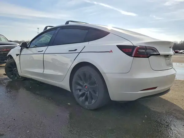 5YJ3E1EA9MF920562 2021 TESLA MODEL 3 - Image 2