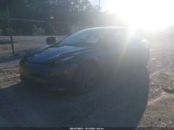 5YJ3E1EA9MF920853 2021 TESLA MODEL 3 - Image 2