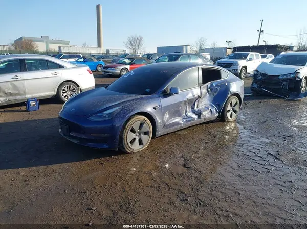 5YJ3E1EA9MF922795 2021 TESLA MODEL 3 - Image 2