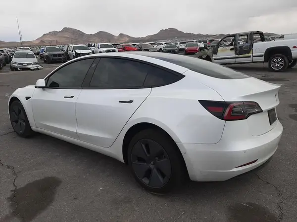 5YJ3E1EA9MF923414 2021 TESLA MODEL 3 - Image 2