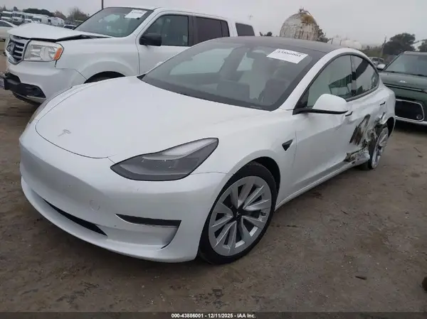 5YJ3E1EA9MF927804 2021 TESLA MODEL 3 - Image 2