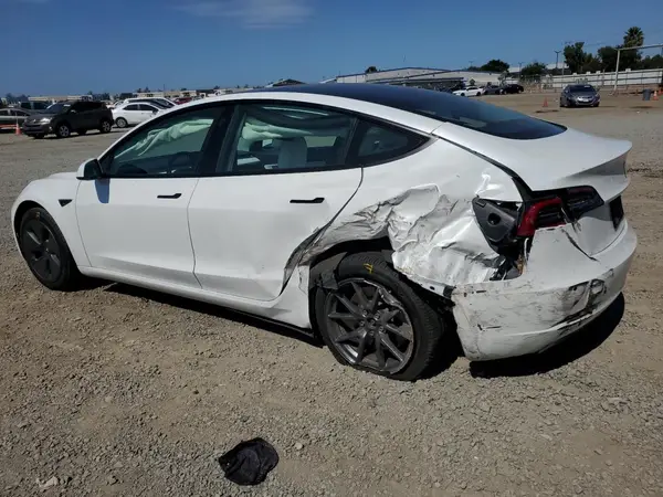 5YJ3E1EA9MF928600 2021 TESLA MODEL 3 - Image 2