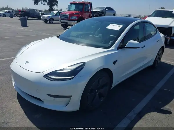 5YJ3E1EA9MF929942 2021 TESLA MODEL 3 - Image 2