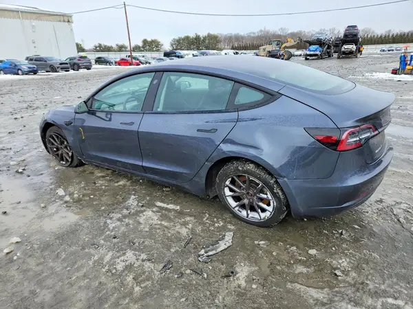 5YJ3E1EA9MF930220 2021 TESLA MODEL 3 - Image 2