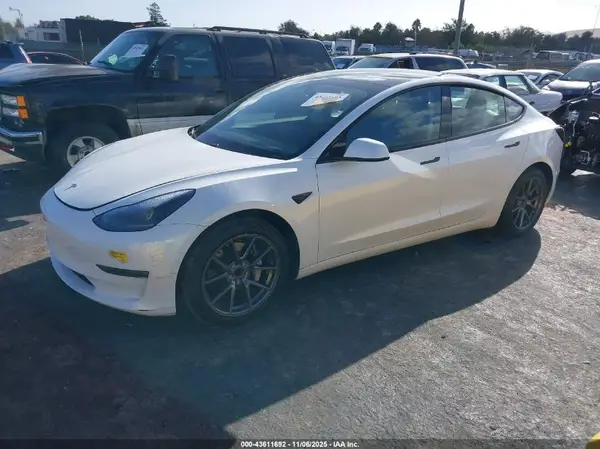 5YJ3E1EA9MF930461 2021 TESLA MODEL 3 - Image 2