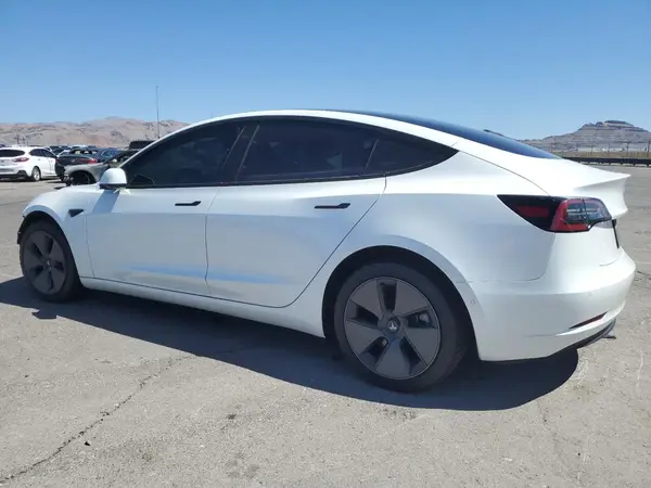 5YJ3E1EA9MF930606 2021 TESLA MODEL 3 - Image 2