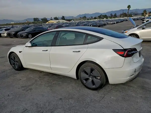 5YJ3E1EA9MF930749 2021 TESLA MODEL 3 - Image 2