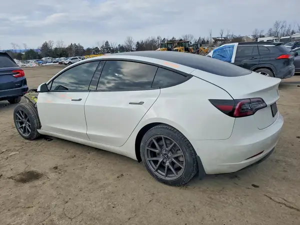 5YJ3E1EA9MF987016 2021 TESLA MODEL 3 - Image 2